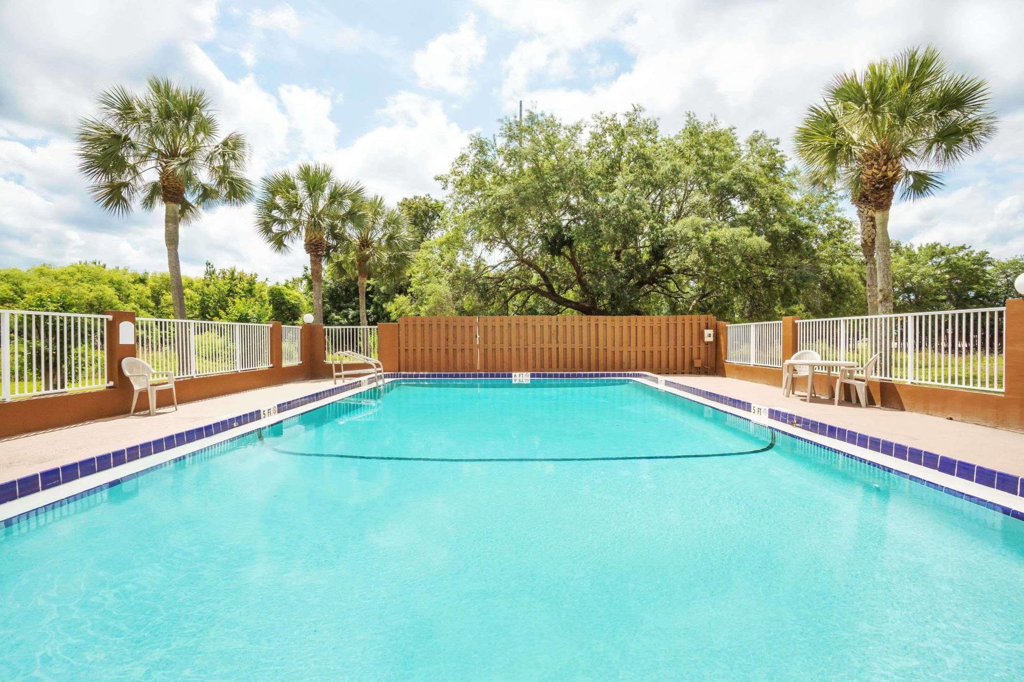 Super 8 By Wyndham St. Augustine Motel Exterior photo